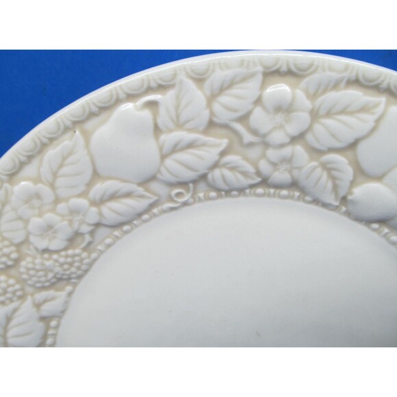 Metlox Vernon Antiqua 11" Dinner Plate Embossed Fruit & Berry - Picture 3 of 9
